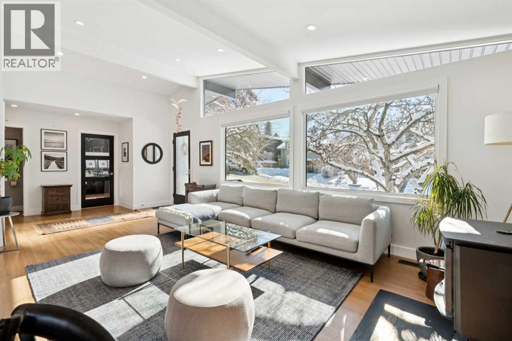 2440 Cherokee Drive Nw, Calgary, Alberta  T2L 0X7 - Photo 8 - A2290263