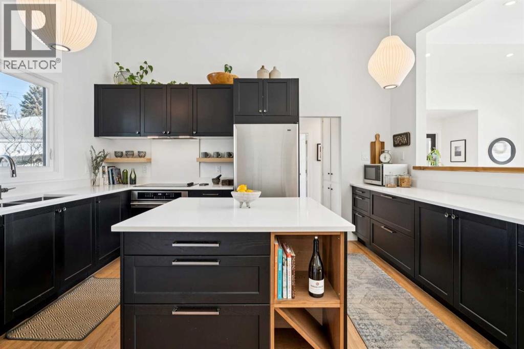 2440 Cherokee Drive Nw, Calgary, Alberta  T2L 0X7 - Photo 13 - A2290263