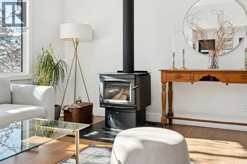 2440 Cherokee Drive Nw, Calgary, Alberta  T2L 0X7 - Photo 11 - A2290263