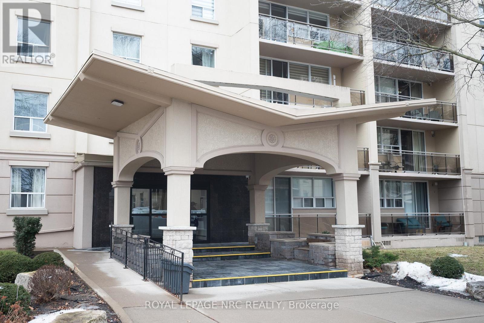 907 - 6400 Huggins Street, Niagara Falls, Ontario  L2J 3G5 - Photo 2 - X12855088