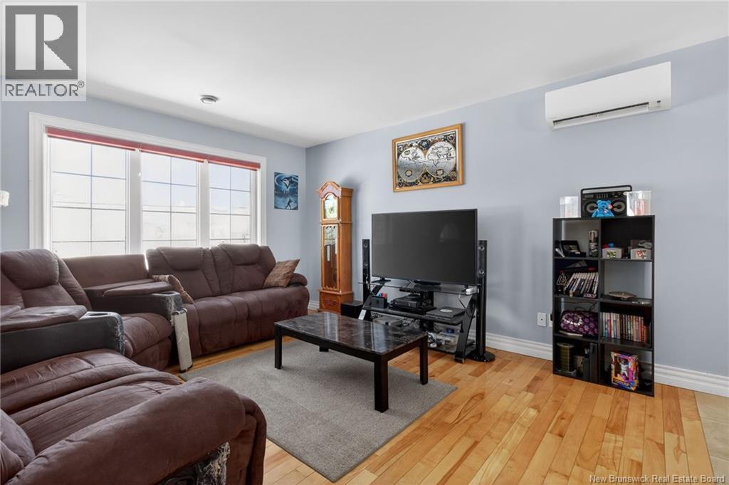 94 Falcon, Moncton, New Brunswick  E1G 0H7 - Photo 6 - NB134631