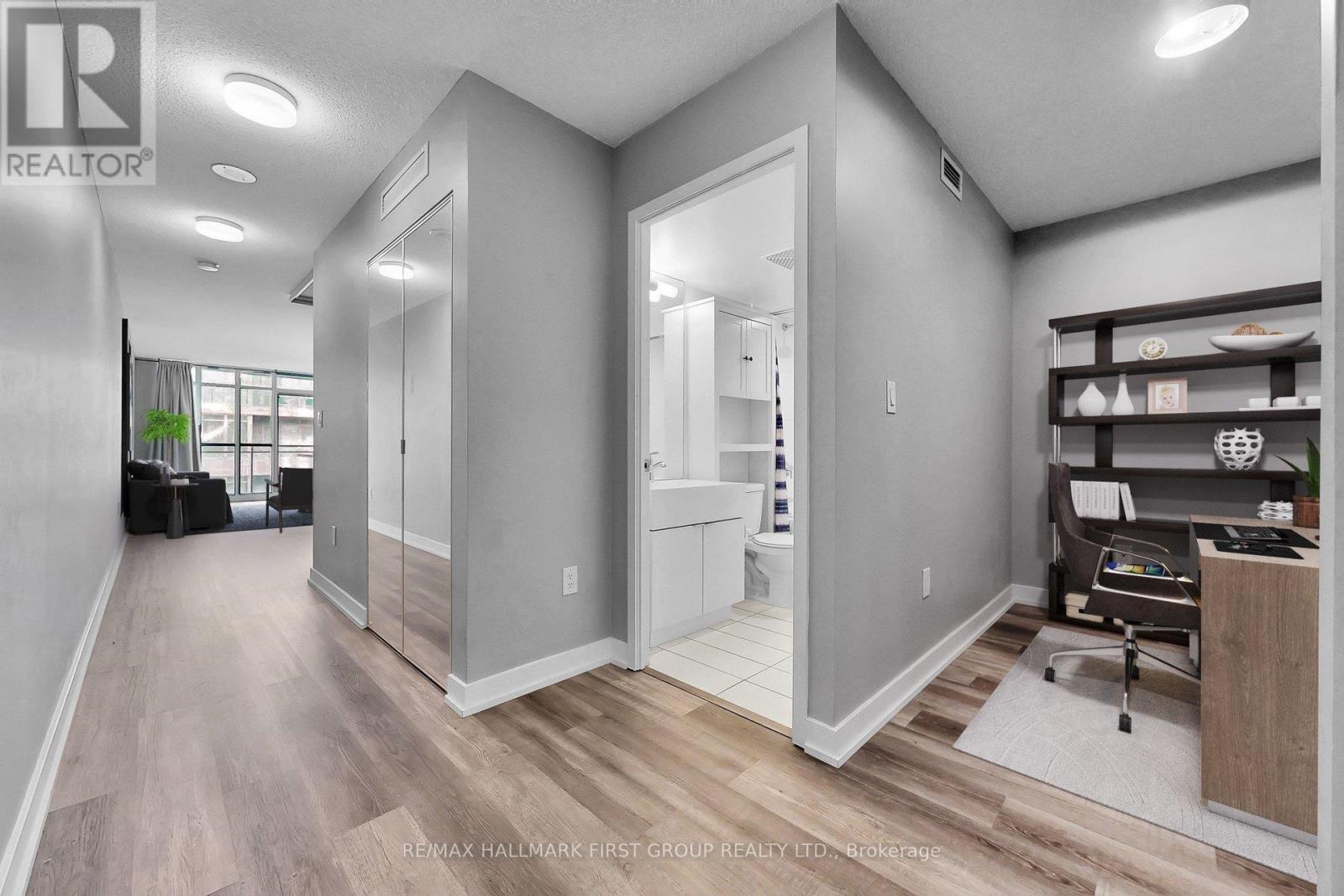 530 - 21 Iceboat Terrace, Toronto (Waterfront Communities), Ontario  M5V 4A9 - Photo 7 - C12854962