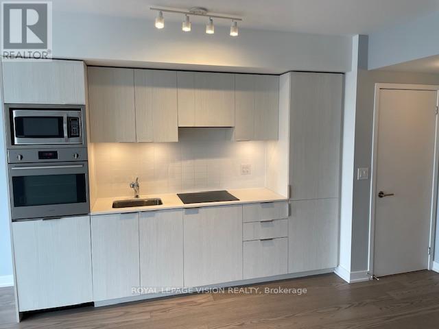 1701 - 11 Wellesley Street W, Toronto (Bay Street Corridor), Ontario  M4Y 0G4 - Photo 10 - C12855162