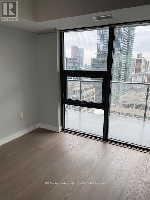 1701 - 11 Wellesley Street W, Toronto (Bay Street Corridor), Ontario  M4Y 0G4 - Photo 7 - C12855162