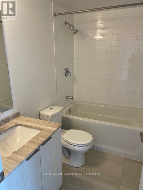 1701 - 11 Wellesley Street W, Toronto (Bay Street Corridor), Ontario  M4Y 0G4 - Photo 8 - C12855162