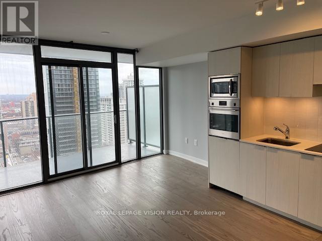 1701 - 11 Wellesley Street W, Toronto (Bay Street Corridor), Ontario  M4Y 0G4 - Photo 9 - C12855162