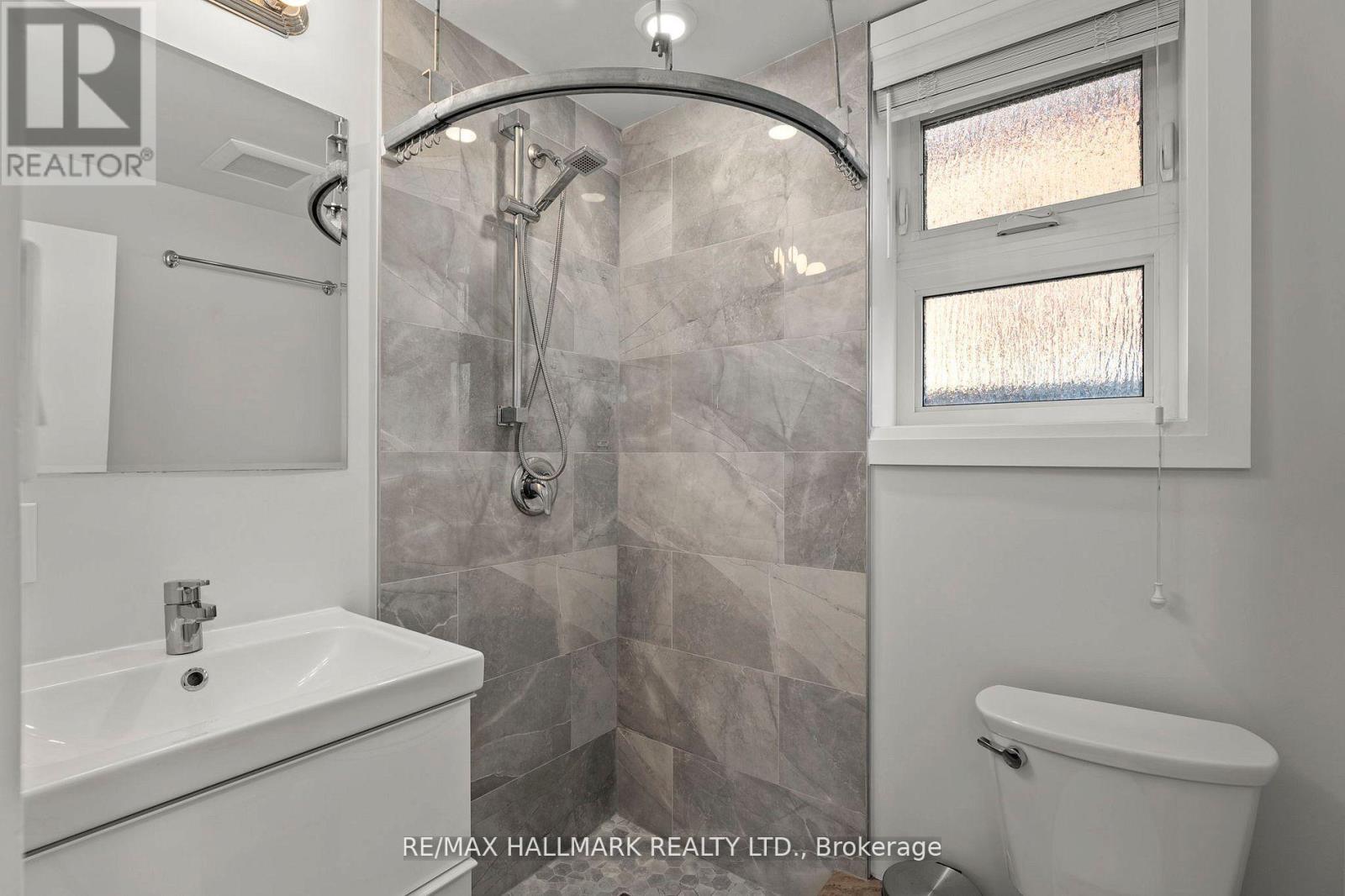 Unit 2 - 276 King Edward Avenue, Toronto, Ontario  M4C 0A8 - Photo 7 - E12854984