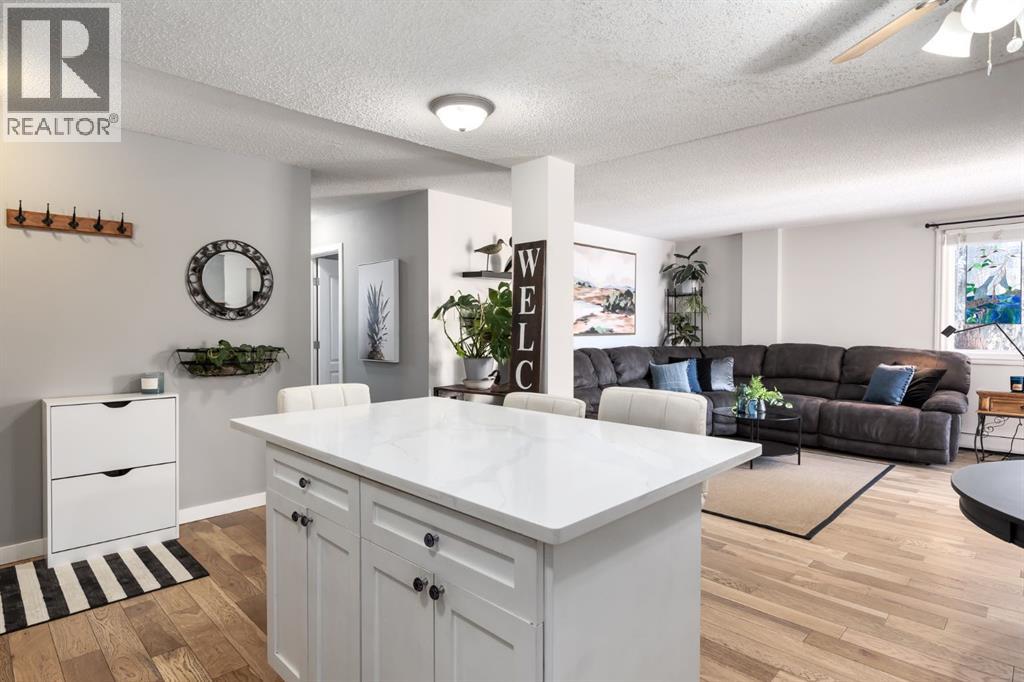 31, 528 Cedar Crescent Sw, Calgary, Alberta  T3C 2Y8 - Photo 2 - A2285651