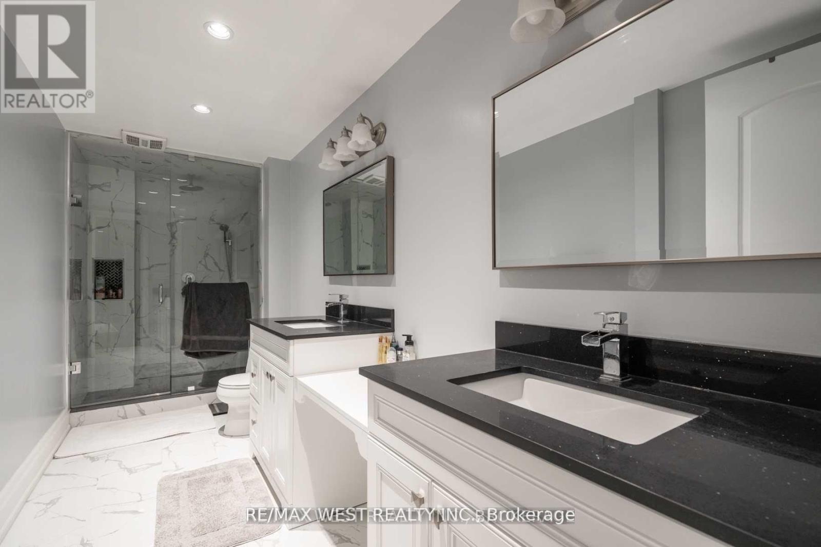 106 Port Royal Avenue, Vaughan (Kleinburg), Ontario  L4H 4K6 - Photo 7 - N12854968