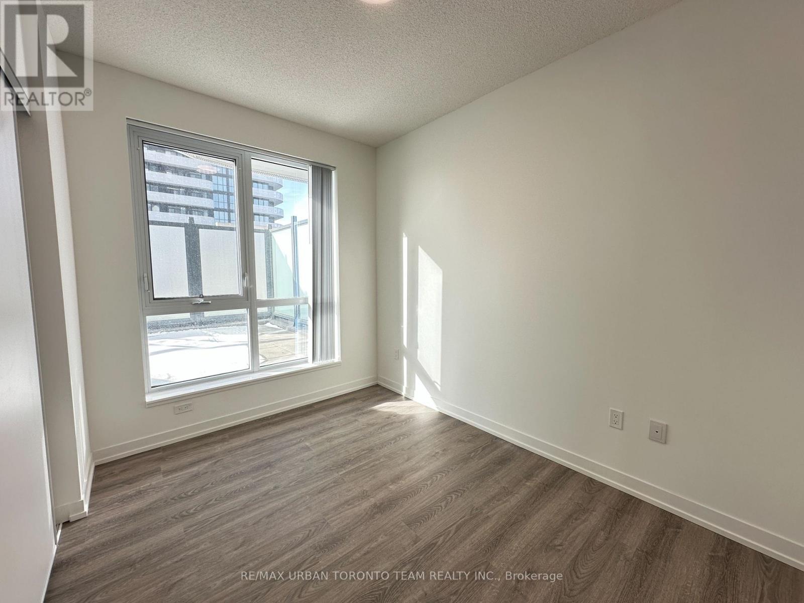 517 - 8 Interchange Way, Vaughan, Ontario  L4K 5Z7 - Photo 11 - N12854970