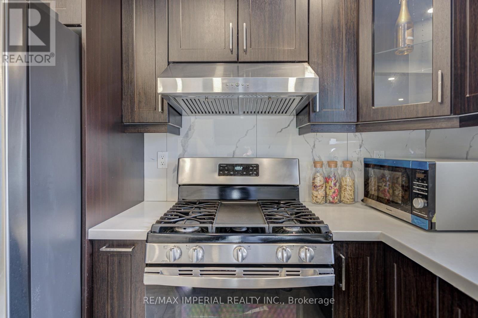 254 Browndale Crescent, Richmond Hill (Crosby), Ontario  L4C 3J1 - Photo 11 - N12854982