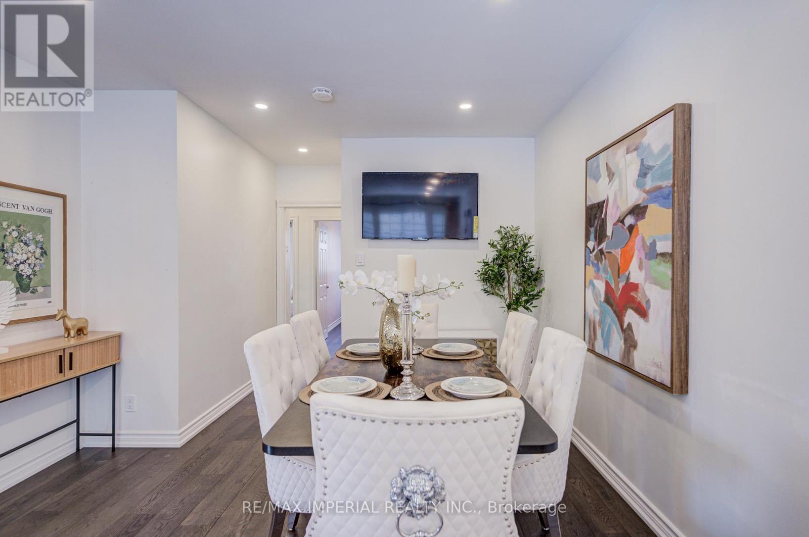 254 Browndale Crescent, Richmond Hill (Crosby), Ontario  L4C 3J1 - Photo 13 - N12854982