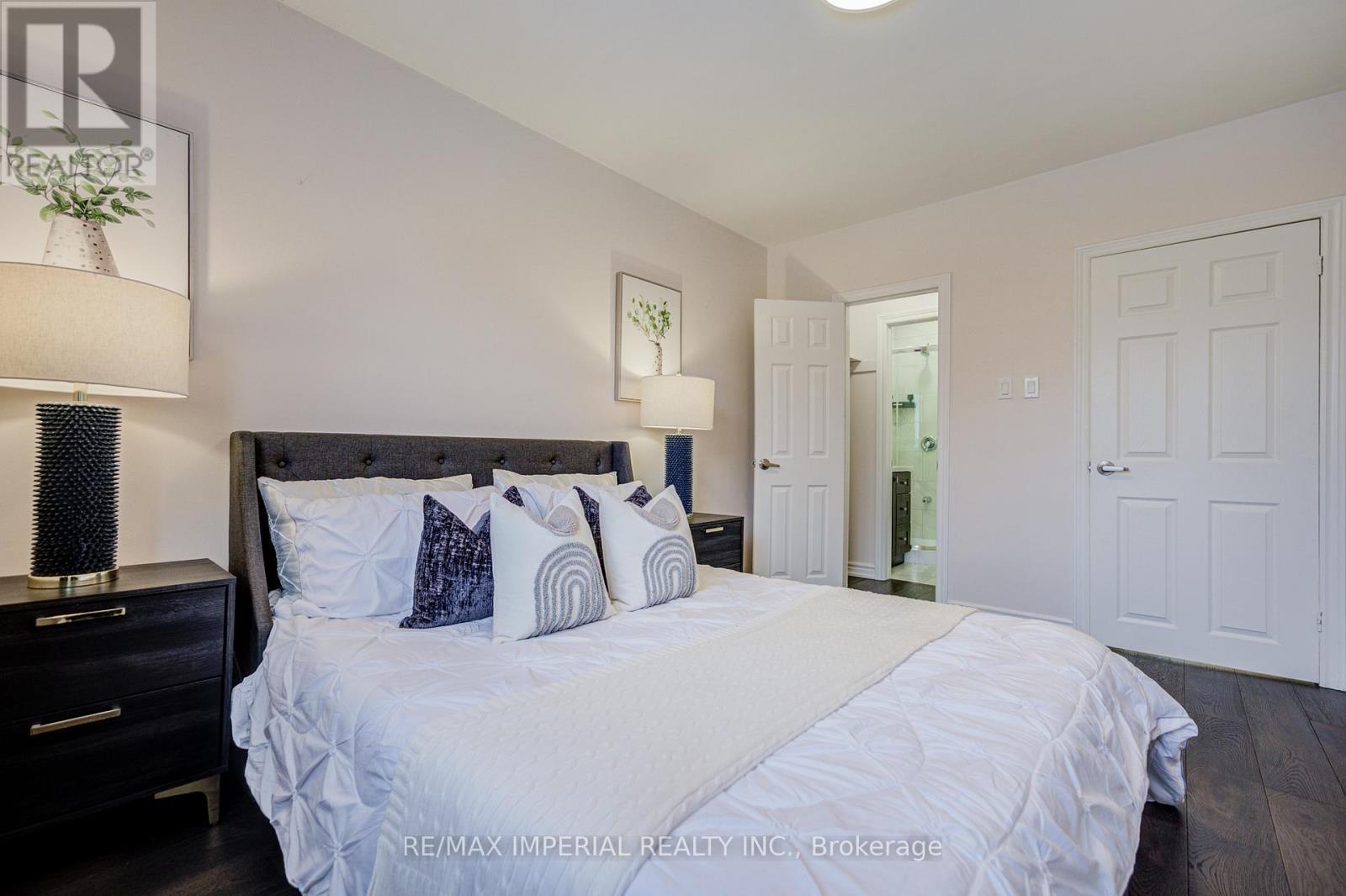 254 Browndale Crescent, Richmond Hill (Crosby), Ontario  L4C 3J1 - Photo 17 - N12854982