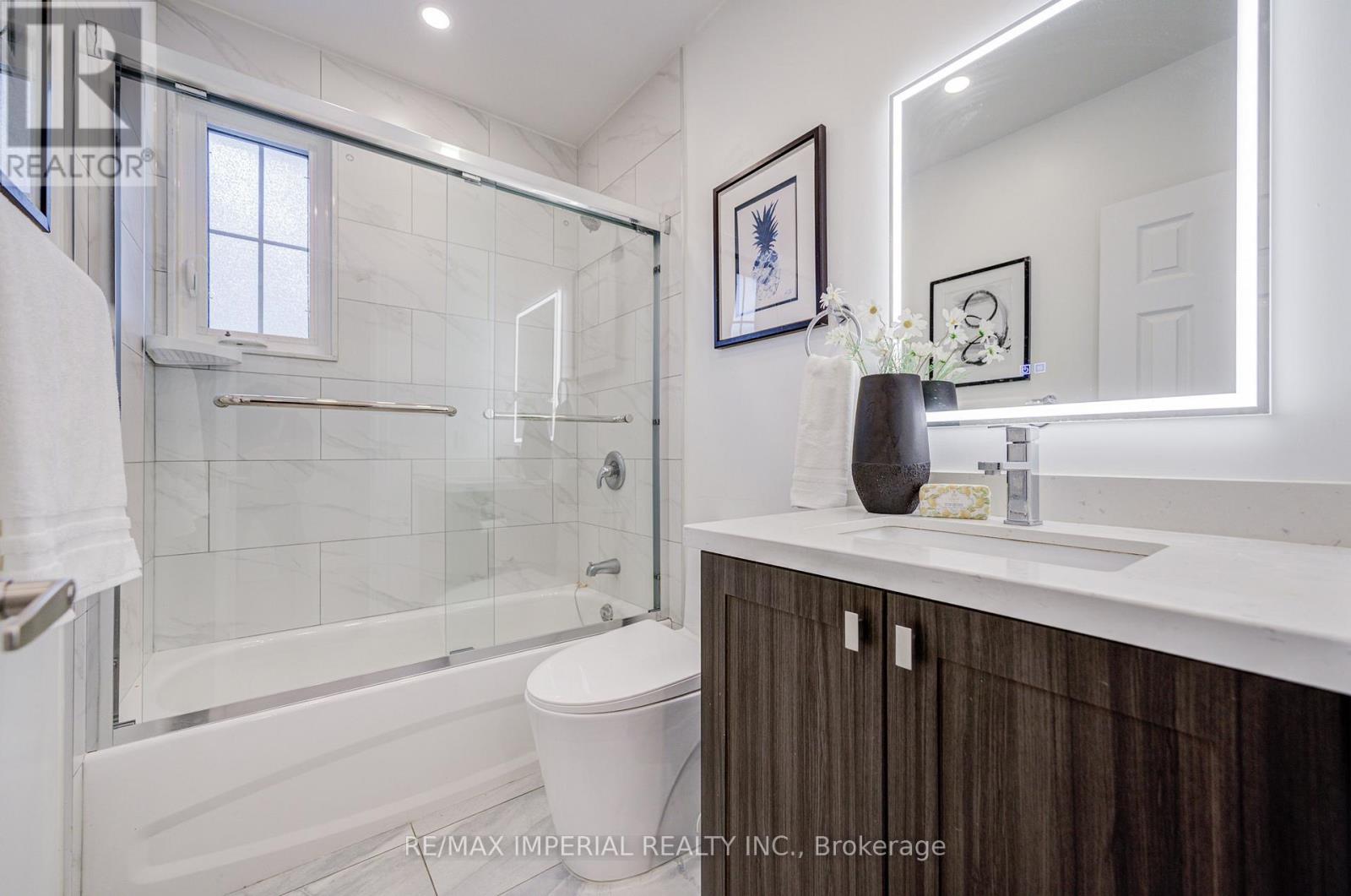 254 Browndale Crescent, Richmond Hill (Crosby), Ontario  L4C 3J1 - Photo 24 - N12854982