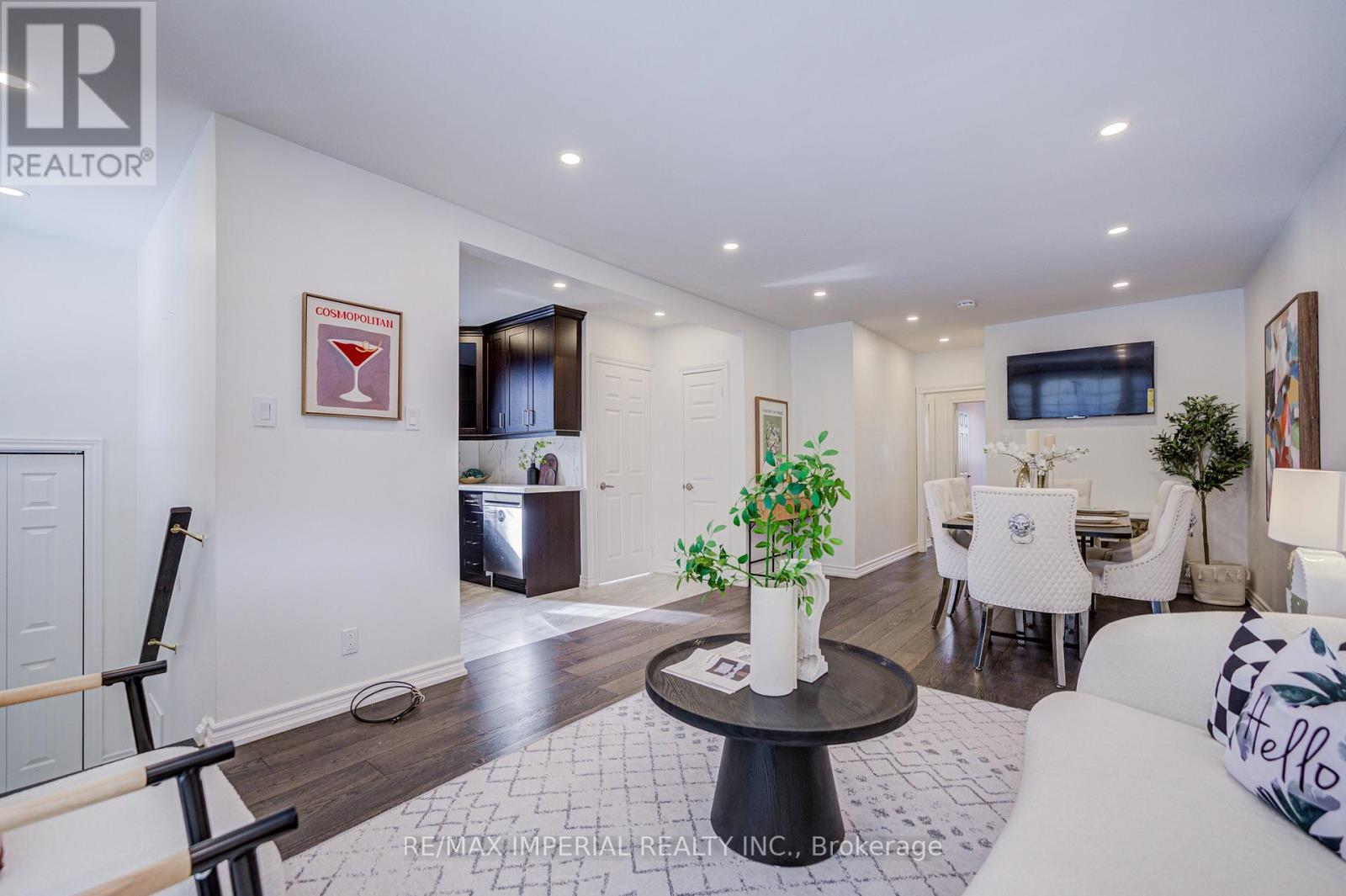 254 Browndale Crescent, Richmond Hill (Crosby), Ontario  L4C 3J1 - Photo 7 - N12854982