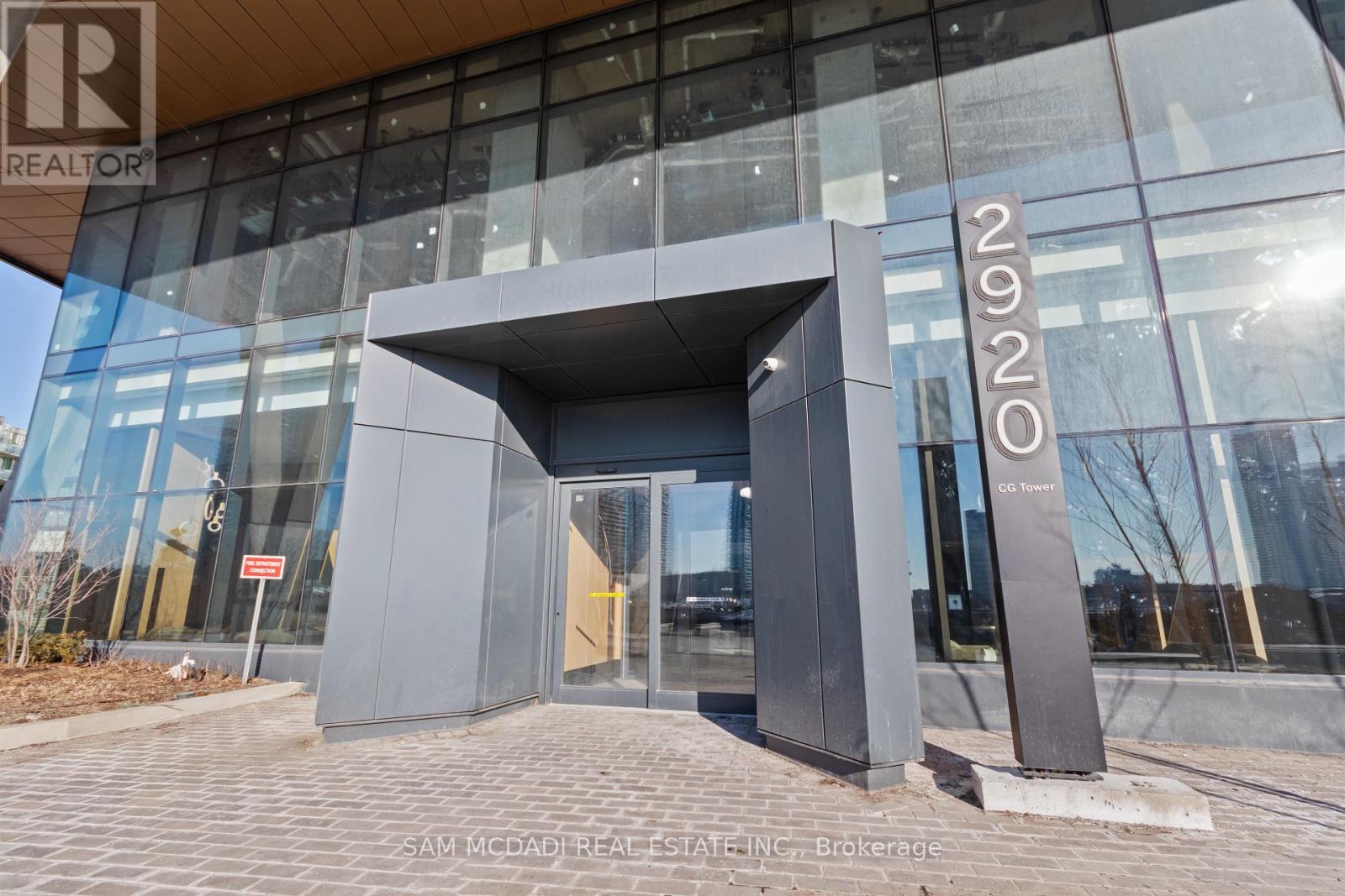 3704 - 2920 Highway 7, Vaughan (Concord), Ontario  L4K 0P4 - Photo 2 - N12855078