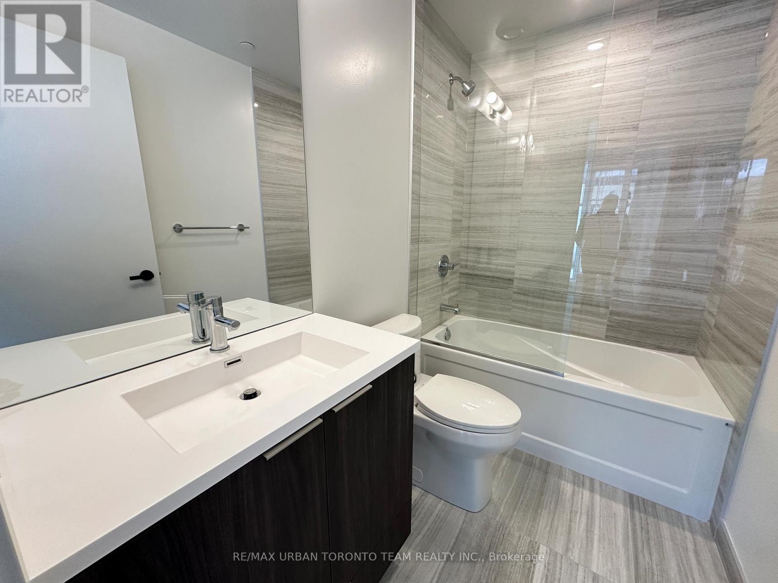 501 - 8 Interchange Way, Vaughan (Vaughan Corporate Centre), Ontario  L4K 5Z7 - Photo 10 - N12855090