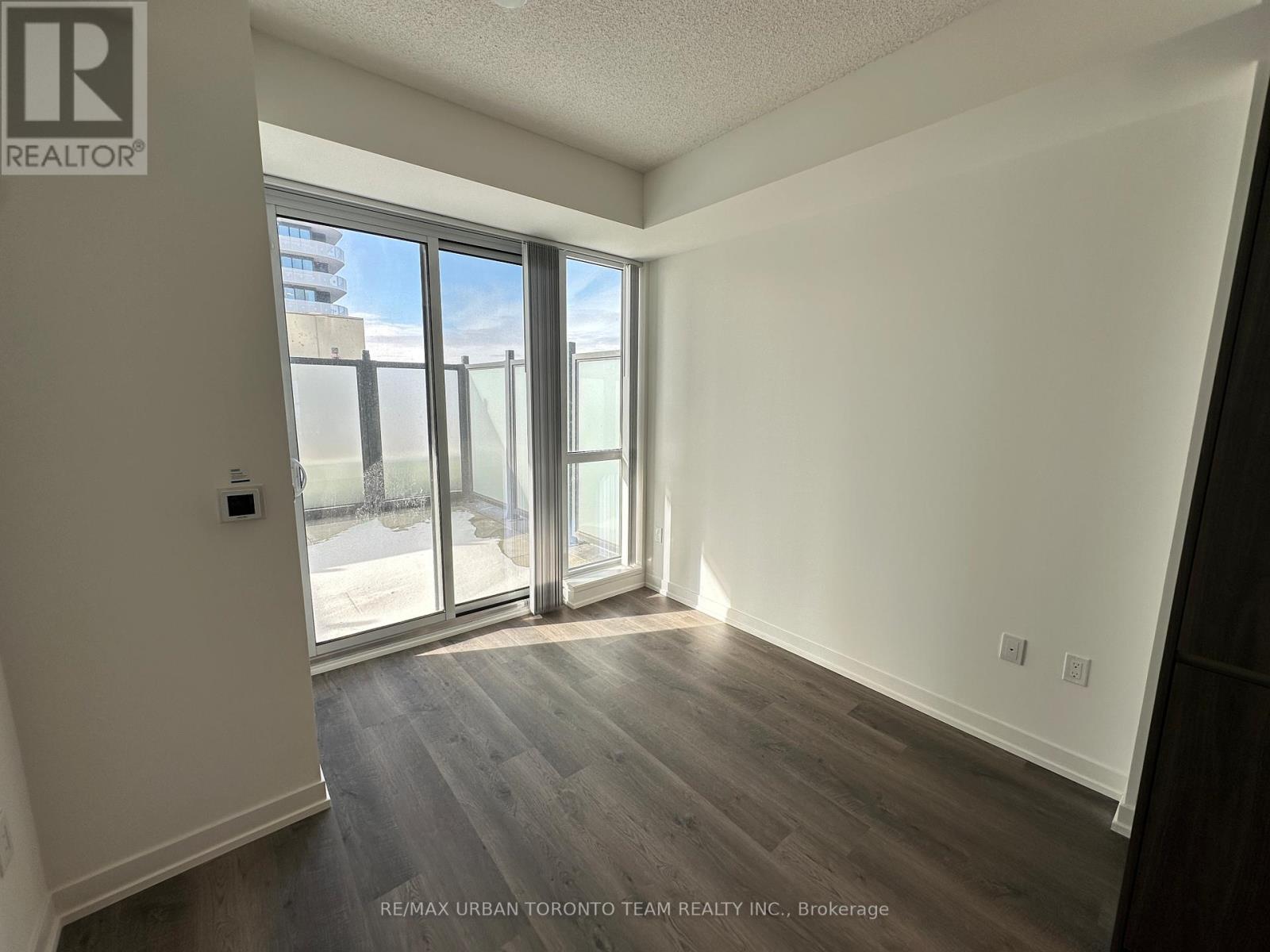 501 - 8 Interchange Way, Vaughan (Vaughan Corporate Centre), Ontario  L4K 5Z7 - Photo 5 - N12855090