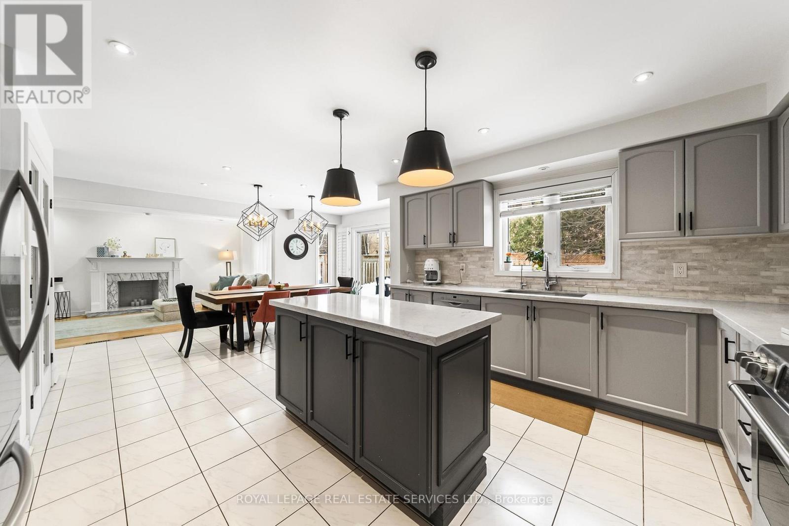 27 Savoy Crescent, Vaughan, Ontario  L4J 7W3 - Photo 11 - N12855168