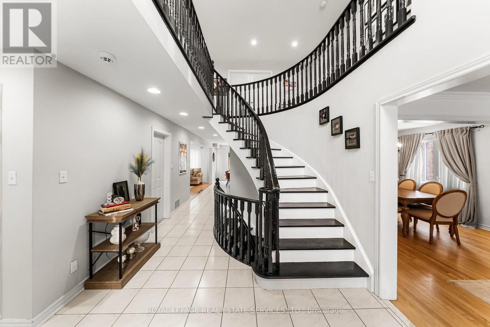 27 Savoy Crescent, Vaughan, Ontario  L4J 7W3 - Photo 2 - N12855168