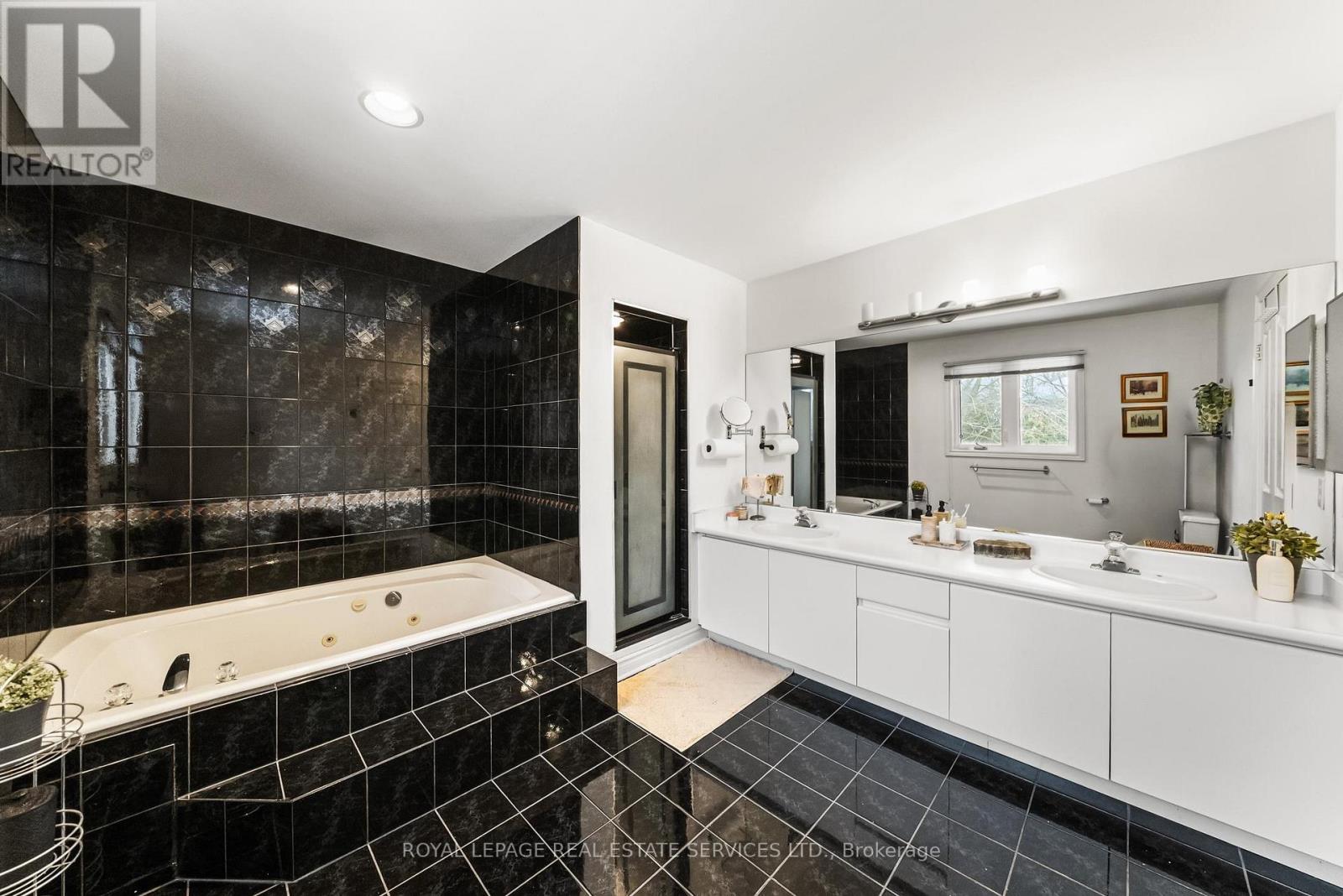 27 Savoy Crescent, Vaughan, Ontario  L4J 7W3 - Photo 25 - N12855168