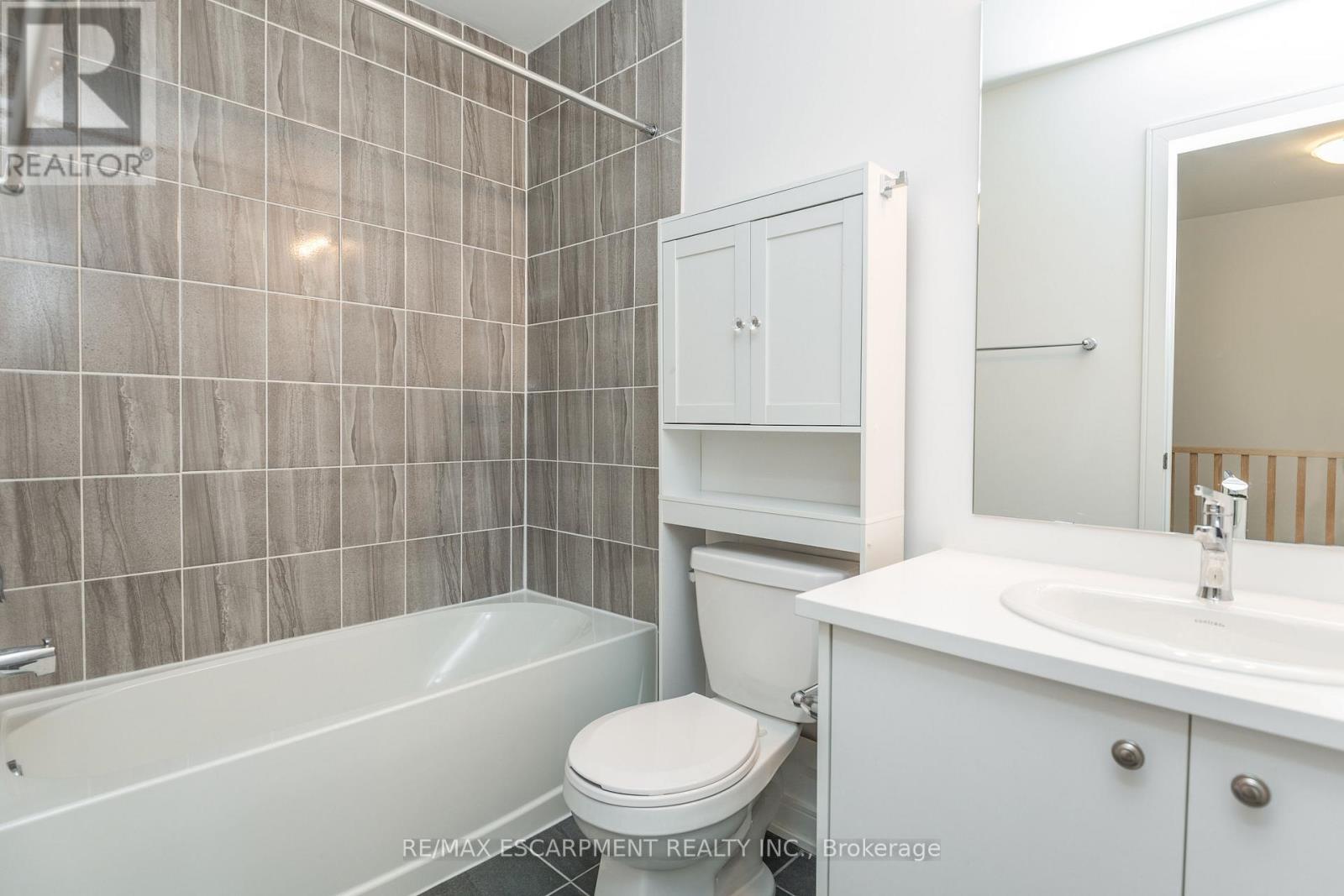 33 Red Maple Lane, Barrie (Innis-Shore), Ontario  L9J 0N4 - Photo 11 - S12855020