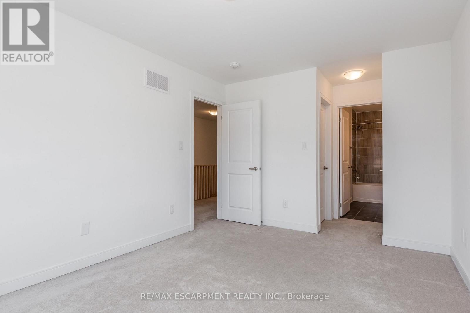 33 Red Maple Lane, Barrie (Innis-Shore), Ontario  L9J 0N4 - Photo 19 - S12855020