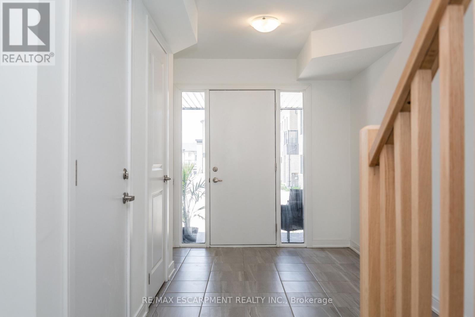 33 Red Maple Lane, Barrie (Innis-Shore), Ontario  L9J 0N4 - Photo 5 - S12855020