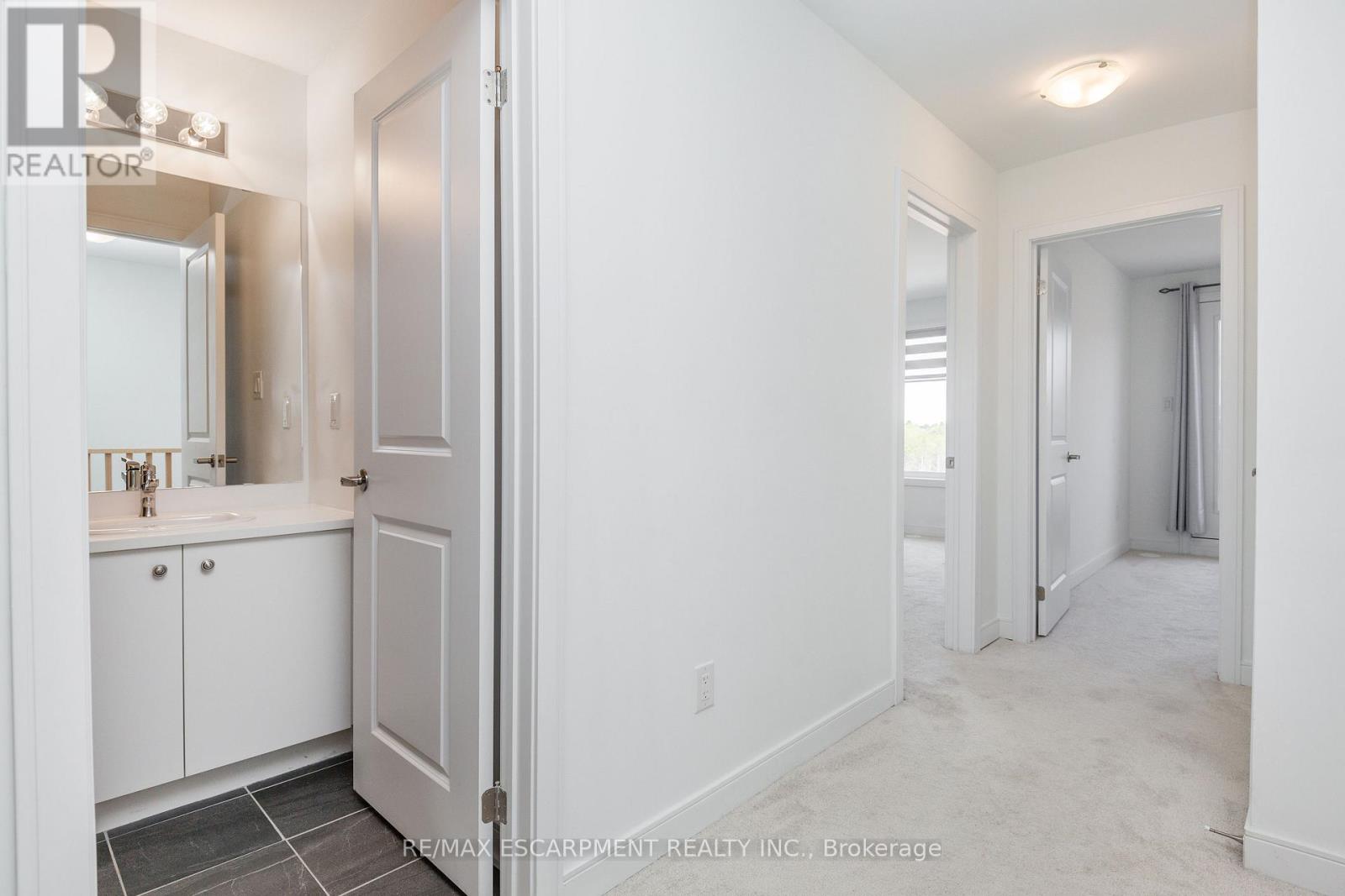 33 Red Maple Lane, Barrie (Innis-Shore), Ontario  L9J 0N4 - Photo 9 - S12855020