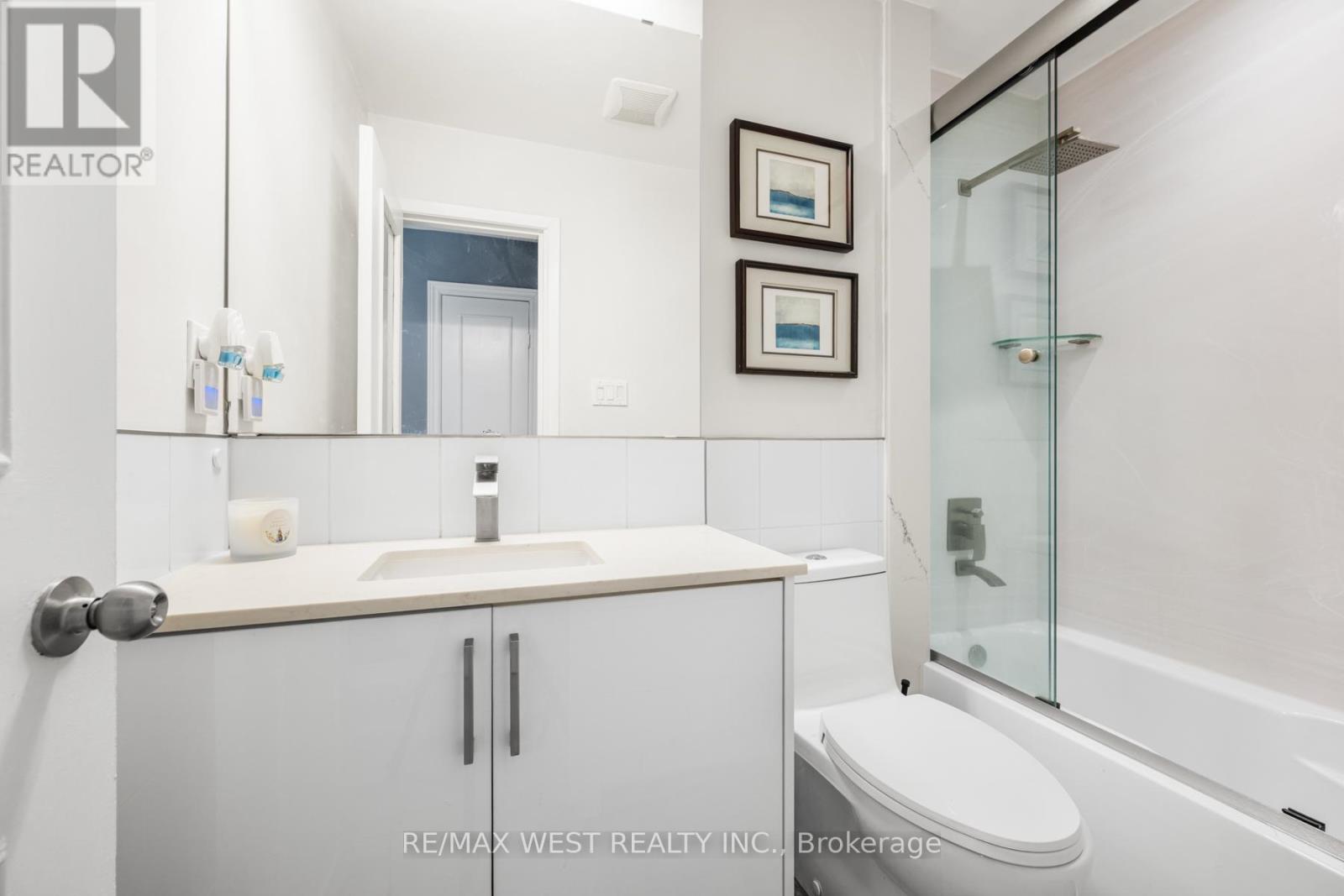 25 Proudbank Millway, Toronto (St. Andrew-Windfields), Ontario  M2L 1P3 - Photo 7 - C12846110