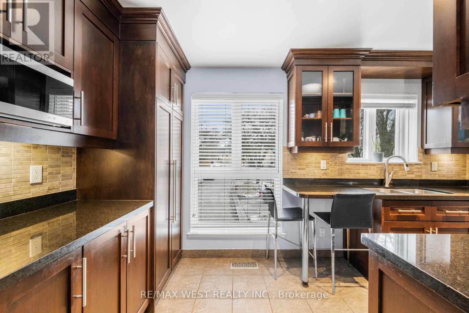 25 Proudbank Millway, Toronto (St. Andrew-Windfields), Ontario  M2L 1P3 - Photo 5 - C12846110