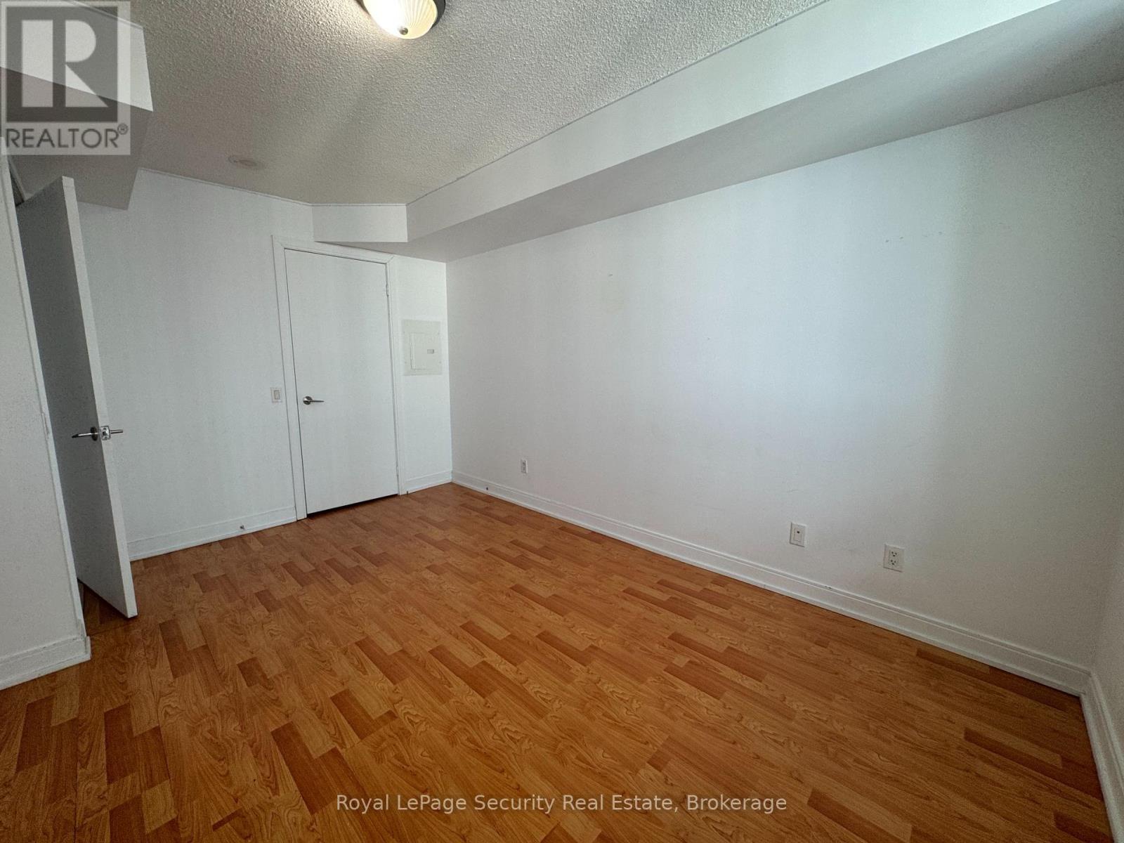 2531 - 35 Viking Lane, Toronto, Ontario  M9B 0A2 - Photo 10 - W12695334