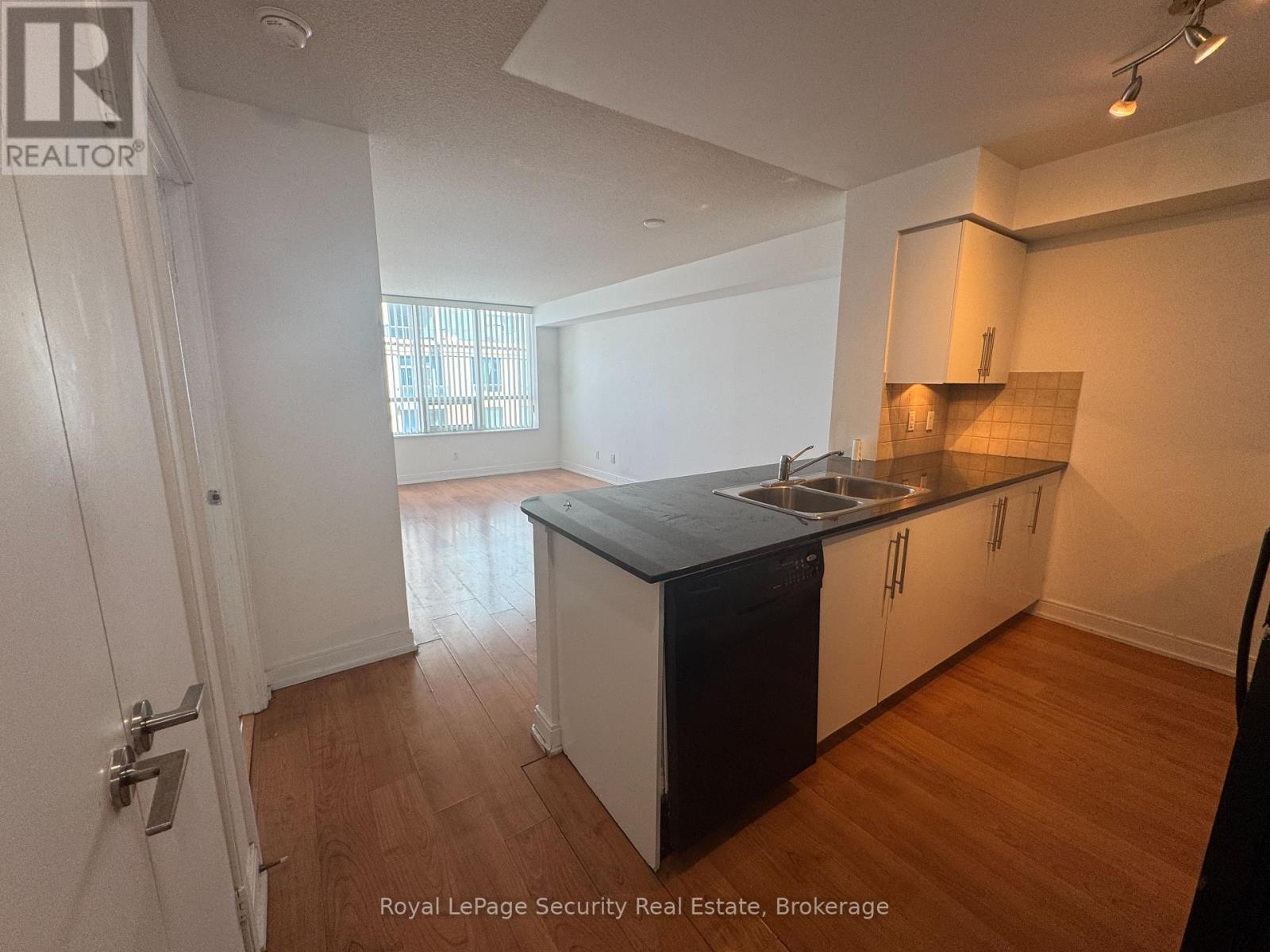 2531 - 35 Viking Lane, Toronto, Ontario  M9B 0A2 - Photo 5 - W12695334