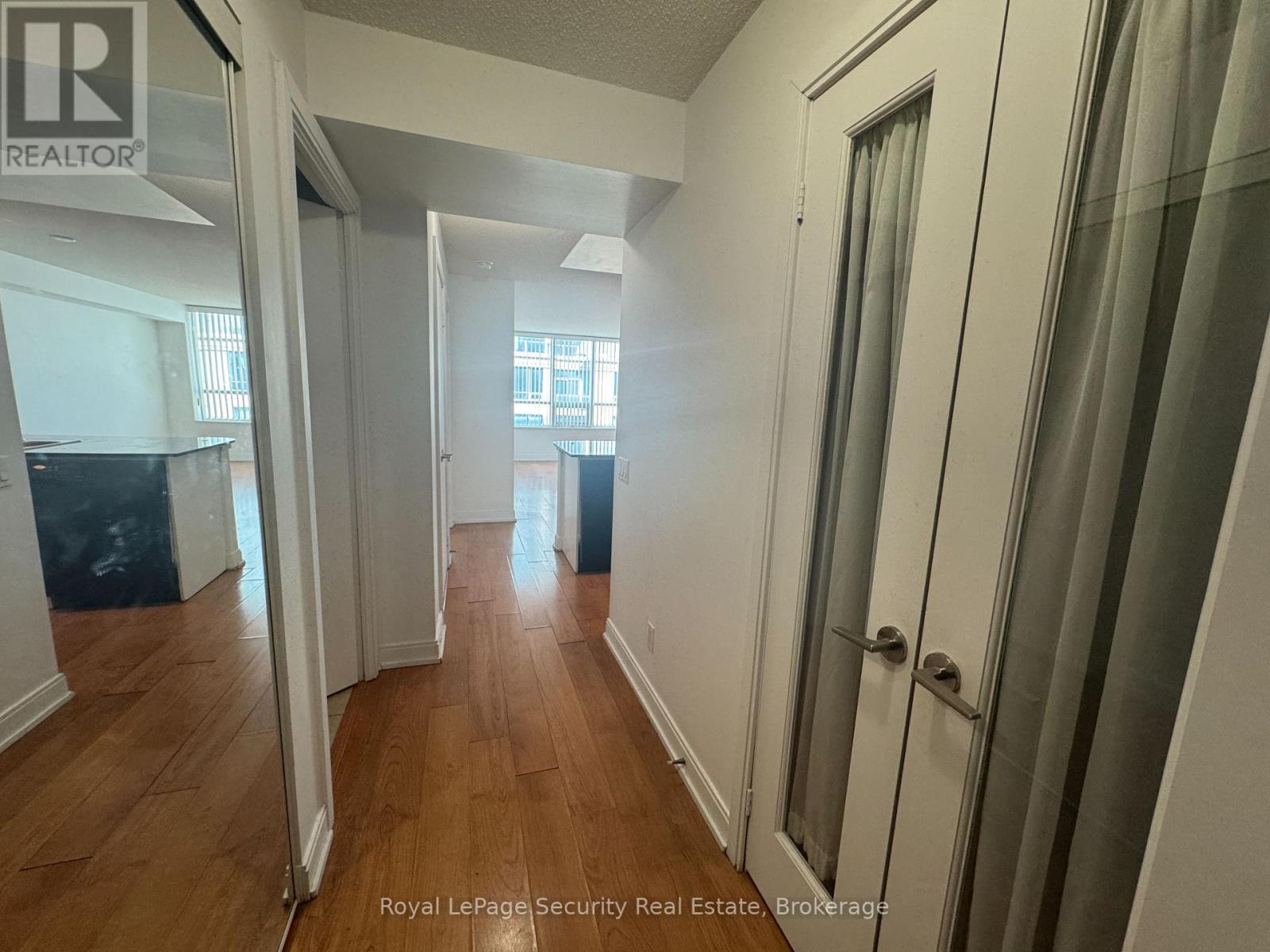 2531 - 35 Viking Lane, Toronto, Ontario  M9B 0A2 - Photo 2 - W12695334