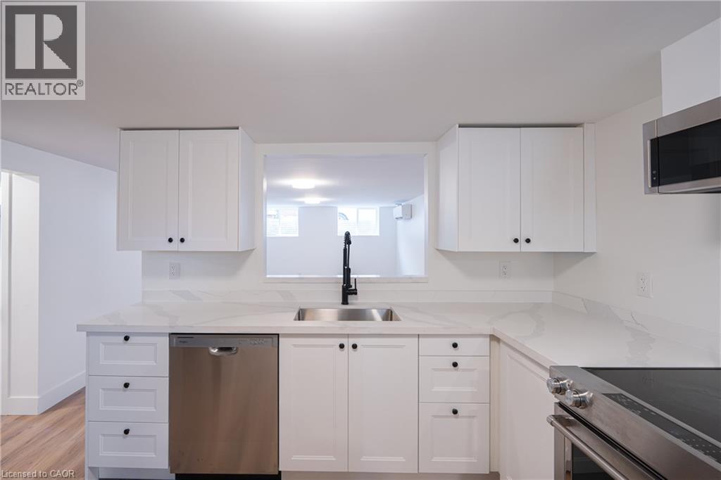 2137 Mount Forest Drive Unit# Lower, Burlington, Ontario  L7P 1H6 - Photo 8 - 40810203