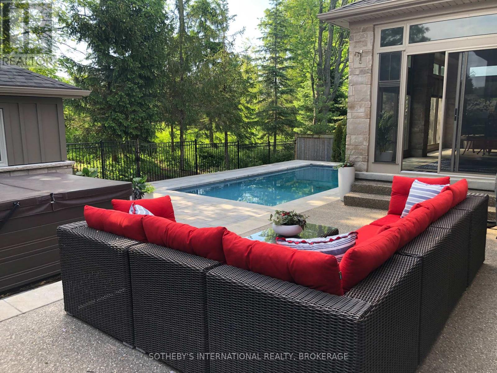 17 Rhodes Court, Pelham, Ontario  L0S 1E4 - Photo 41 - X12826476