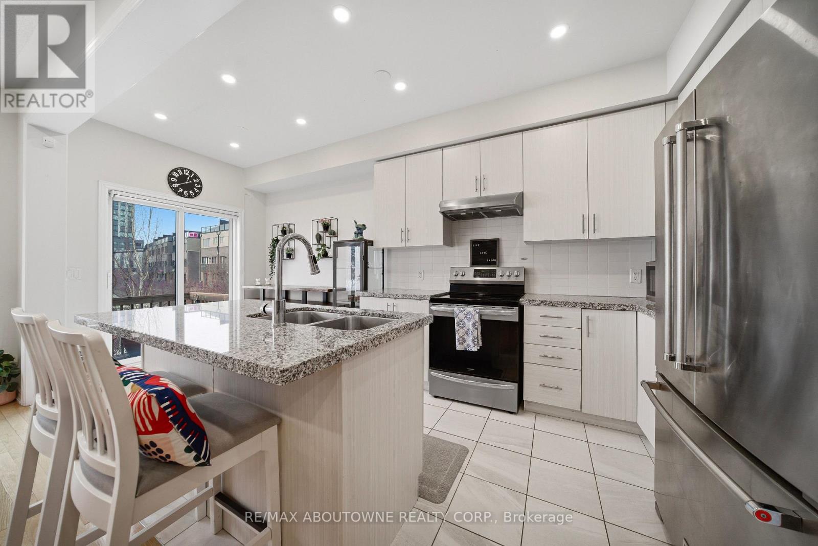 3066 Cascade Common, Oakville, Ontario  L6H 0R8 - Photo 11 - W12855000