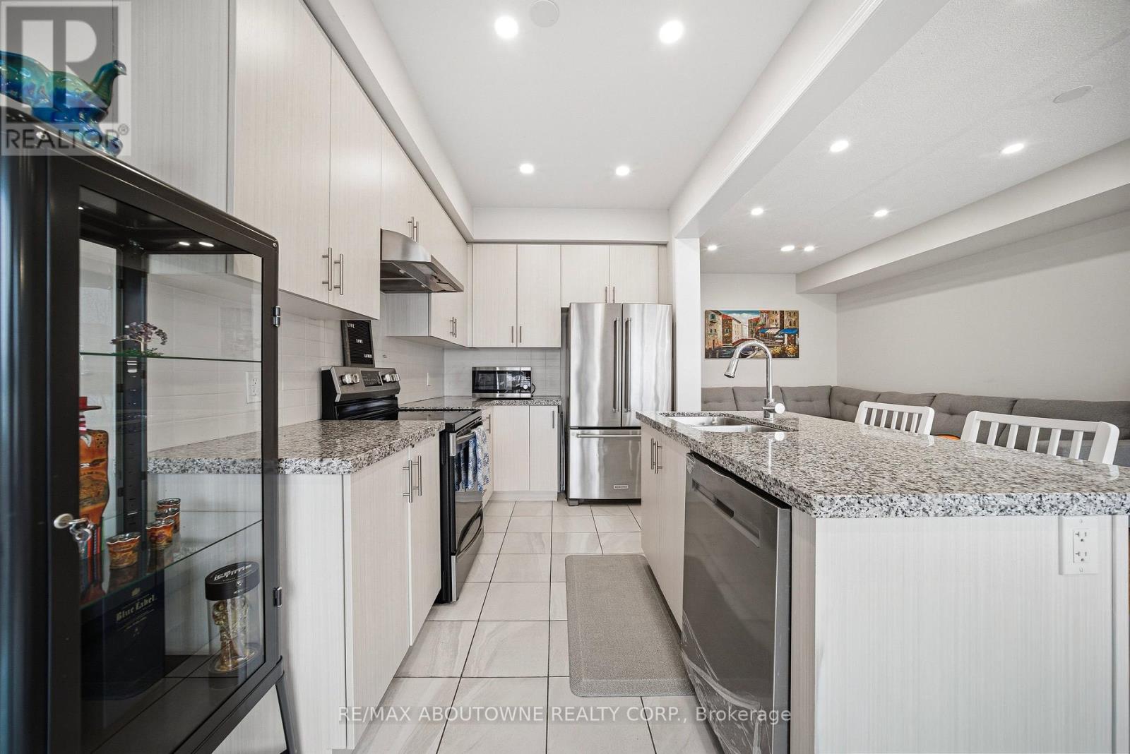 3066 Cascade Common, Oakville, Ontario  L6H 0R8 - Photo 12 - W12855000