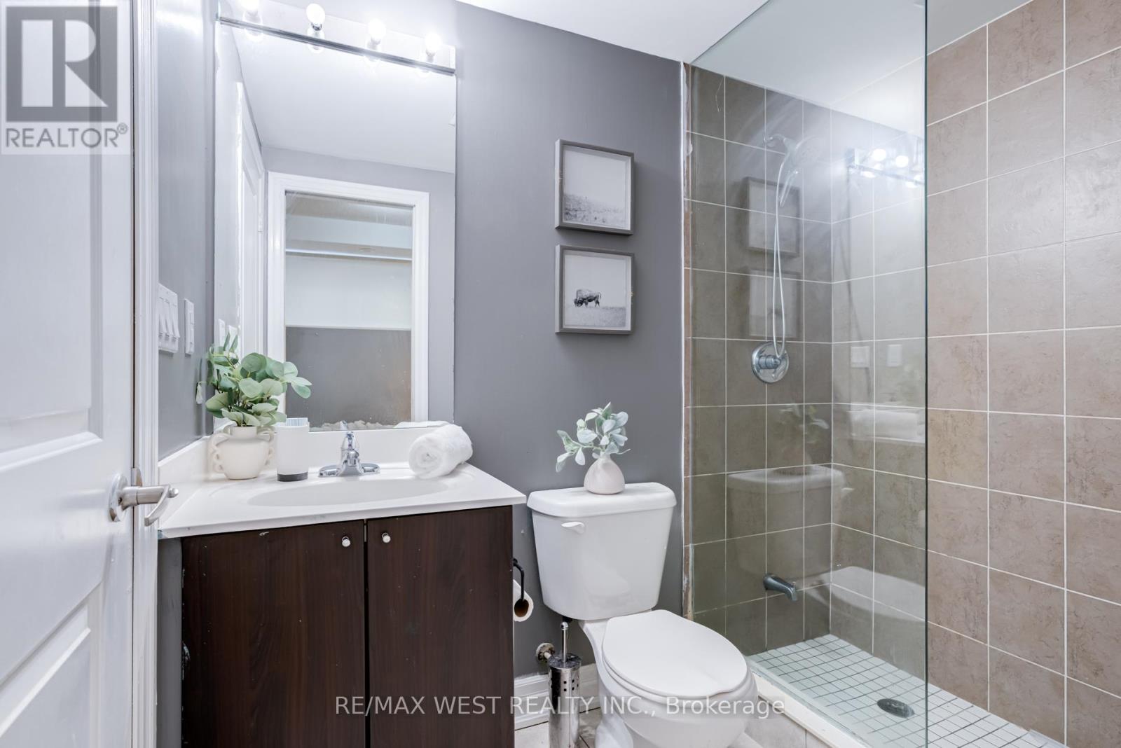 101 - 45 Sousa Mendes Street, Toronto, Ontario  M6P 0A7 - Photo 12 - W12855096