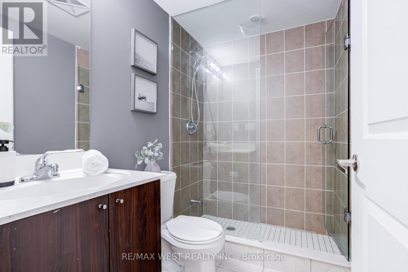 101 - 45 Sousa Mendes Street, Toronto, Ontario  M6P 0A7 - Photo 14 - W12855096