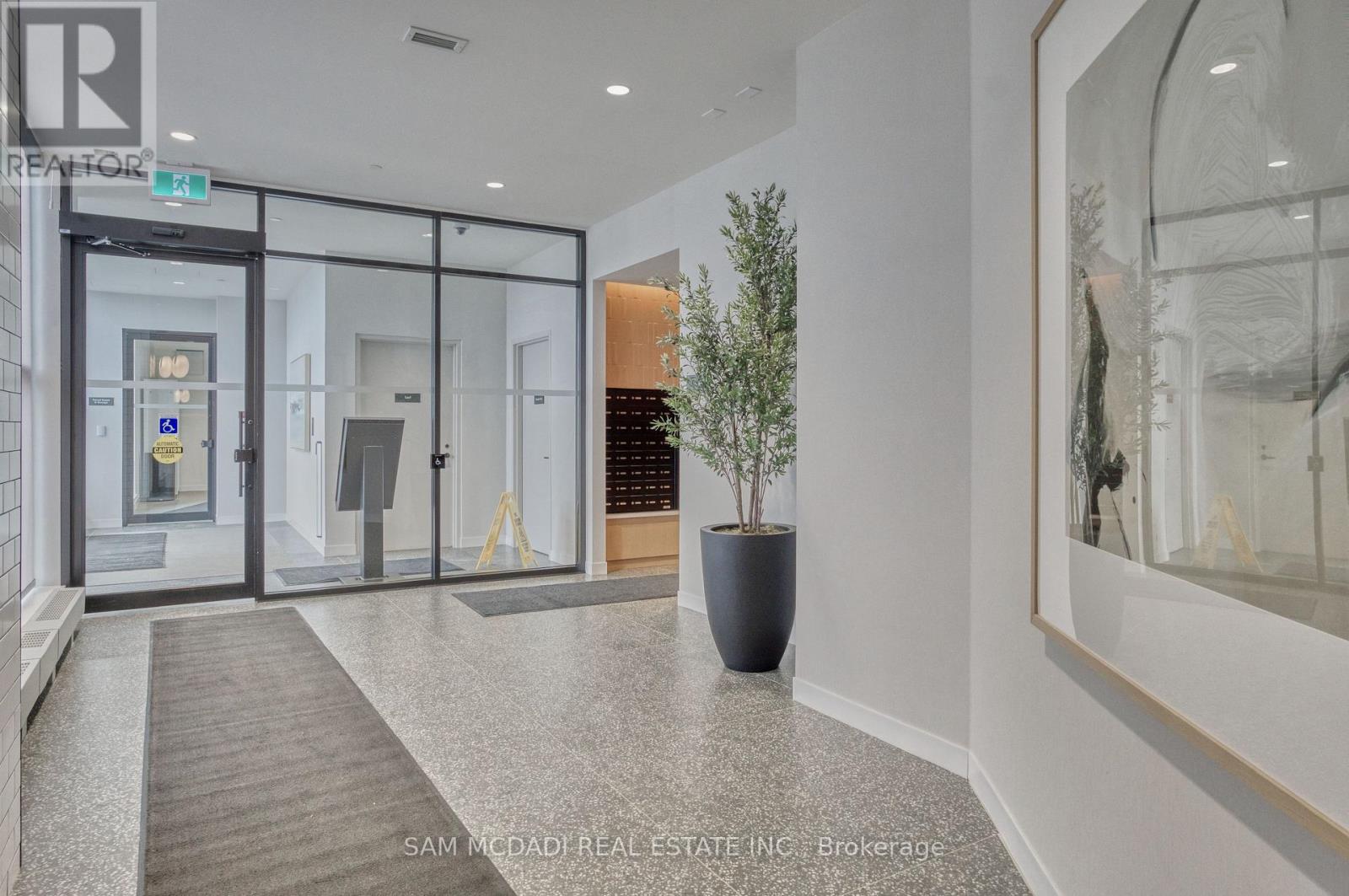 514 - 2495 Eglinton Avenue W, Mississauga (Central Erin Mills), Ontario  L5M 2T2 - Photo 3 - W12855132