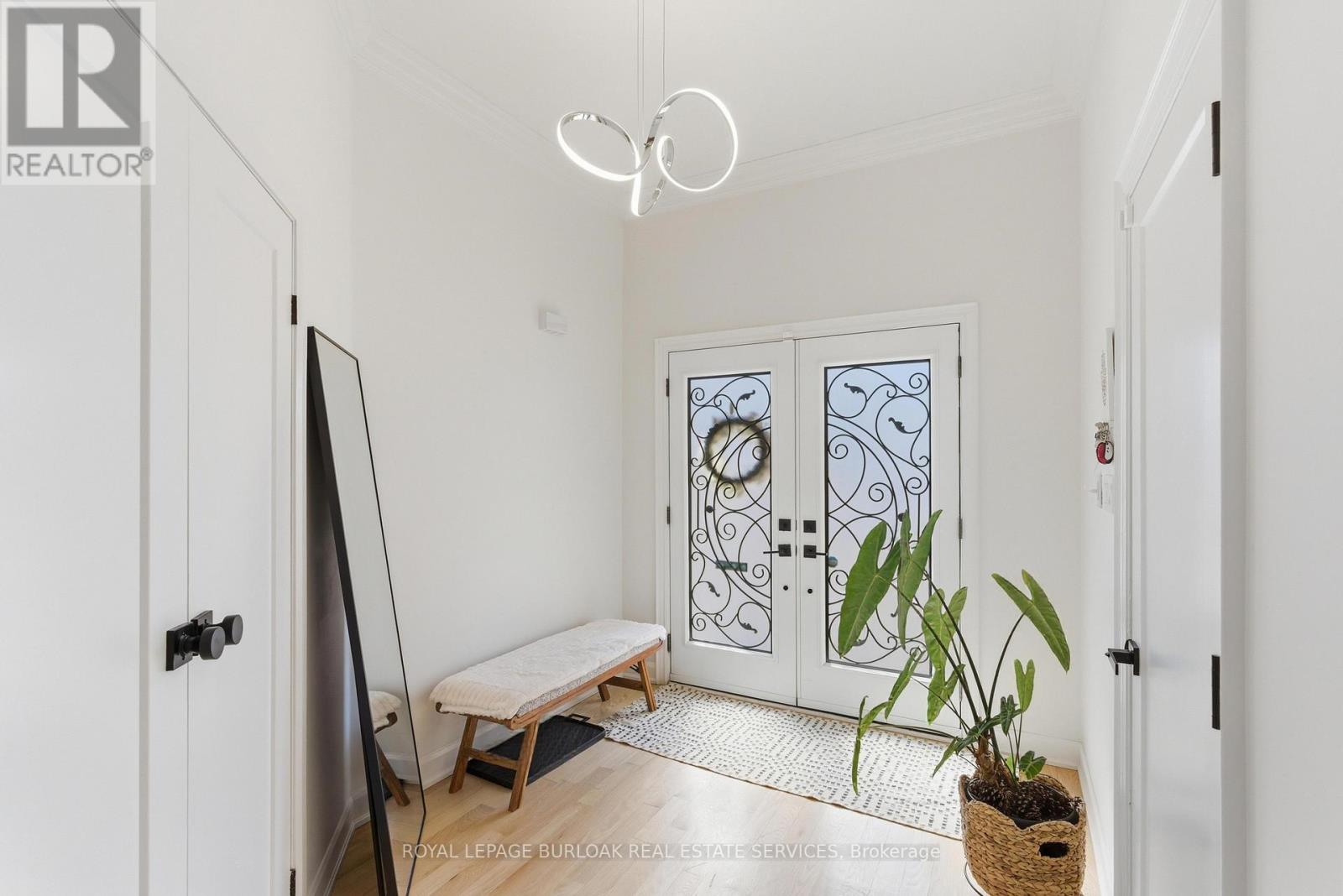 2289 Owlridge Drive, Oakville, Ontario  L6M 3S9 - Photo 3 - W12855158