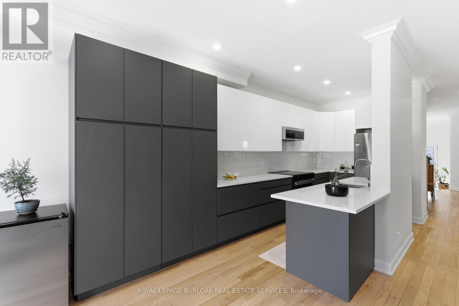 2289 Owlridge Drive, Oakville, Ontario  L6M 3S9 - Photo 9 - W12855158