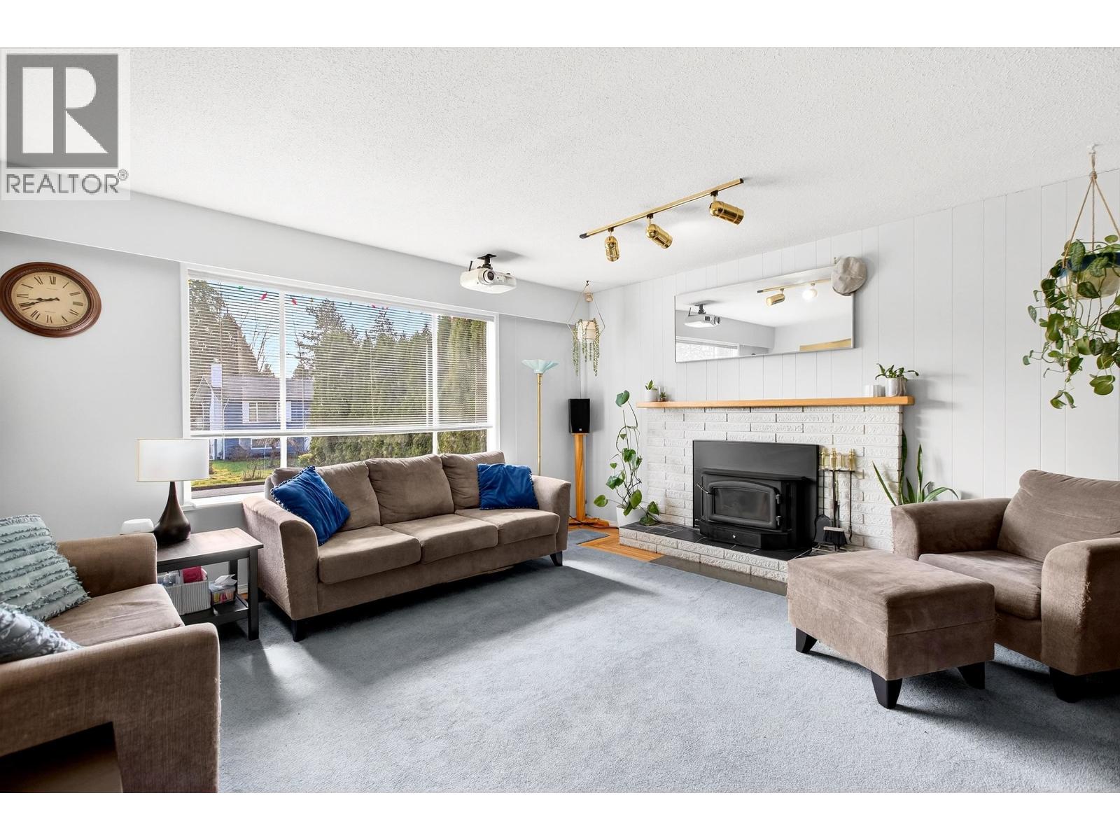 1167 Laburnum Avenue, Port Coquitlam, British Columbia  V3B 1K2 - Photo 3 - R3096815