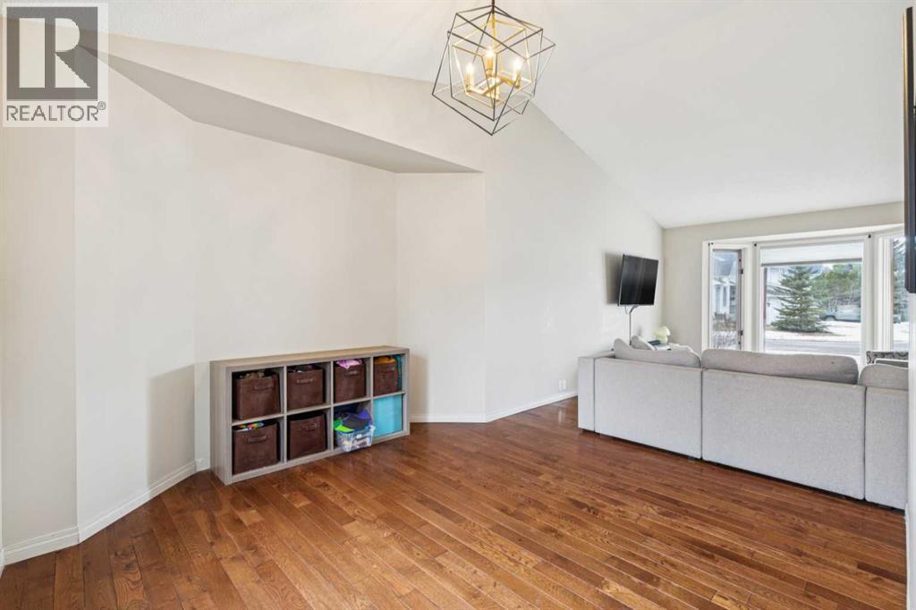 124 Woodmark Crescent Sw, Calgary, Alberta  T2W 4Z2 - Photo 12 - A2281355