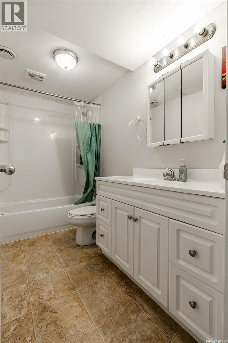 612 M Avenue S, Saskatoon, Saskatchewan  S7M 2L2 - Photo 36 - SK029870