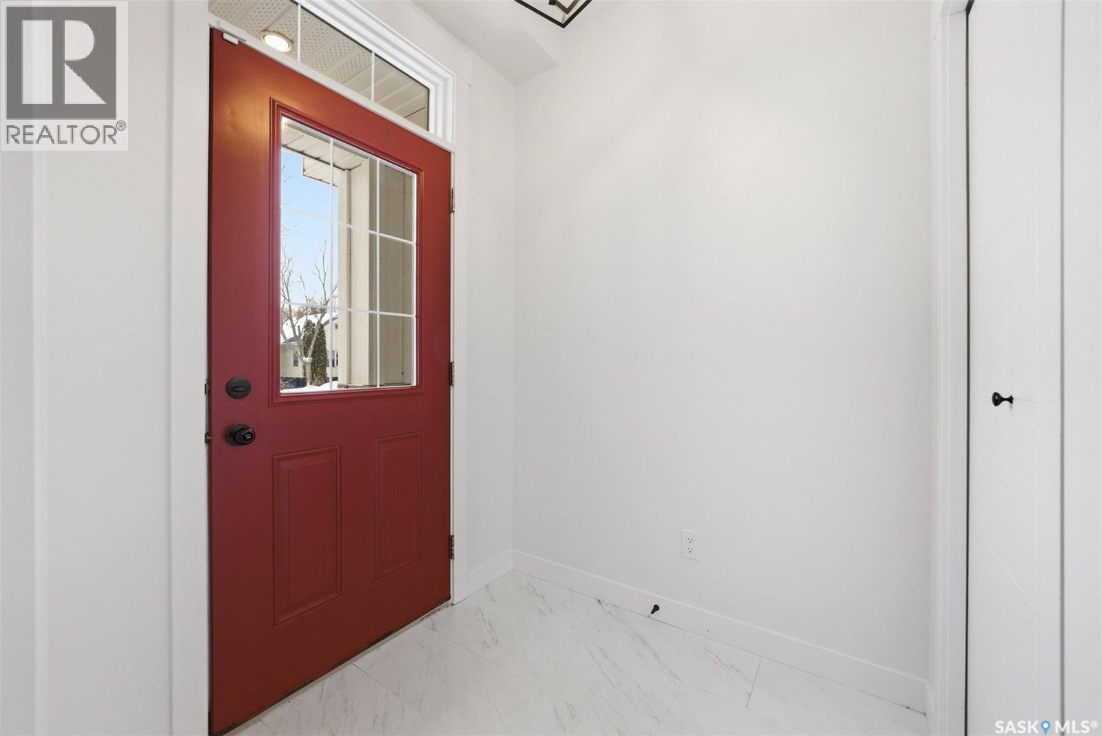 1131b 6th Street E, Saskatoon, Saskatchewan  S7H 1E4 - Photo 3 - SK029799