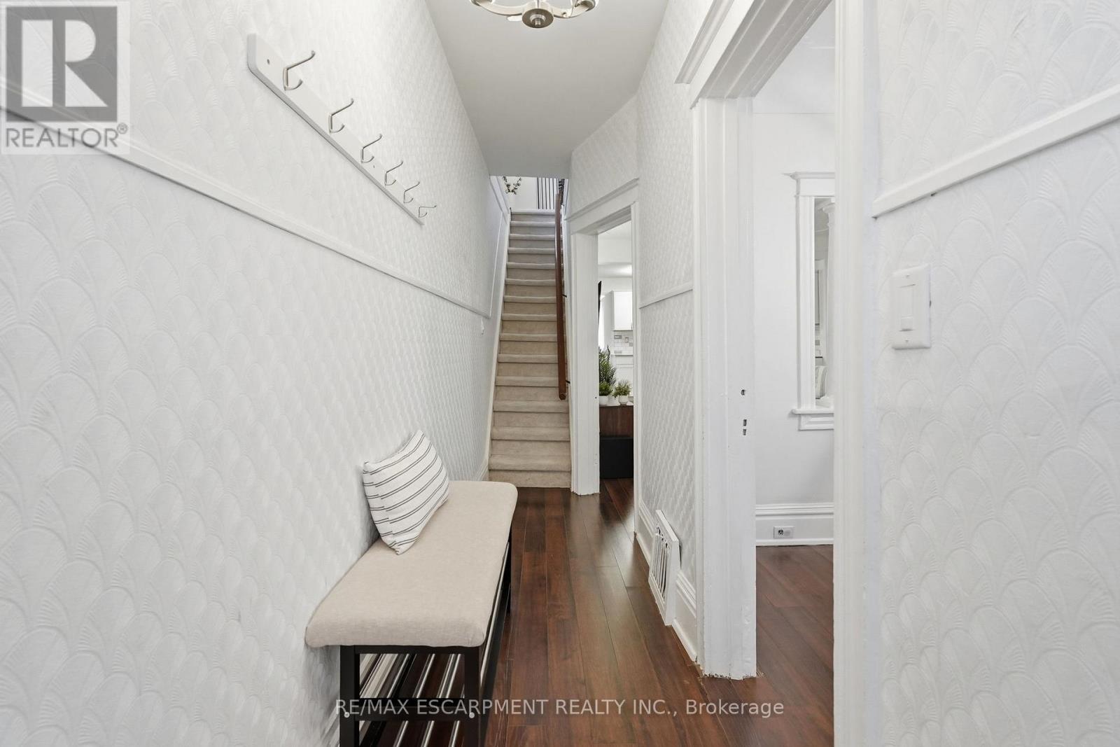 44 Whitfield Avenue, Hamilton, Ontario  L8L 4B6 - Photo 5 - X12855198