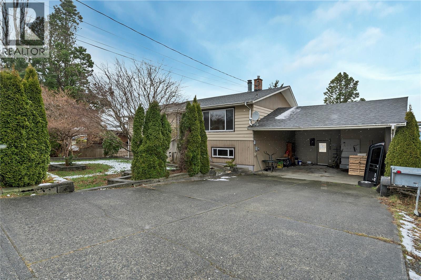 400 Englewood Dr, Port McNeill, British Columbia