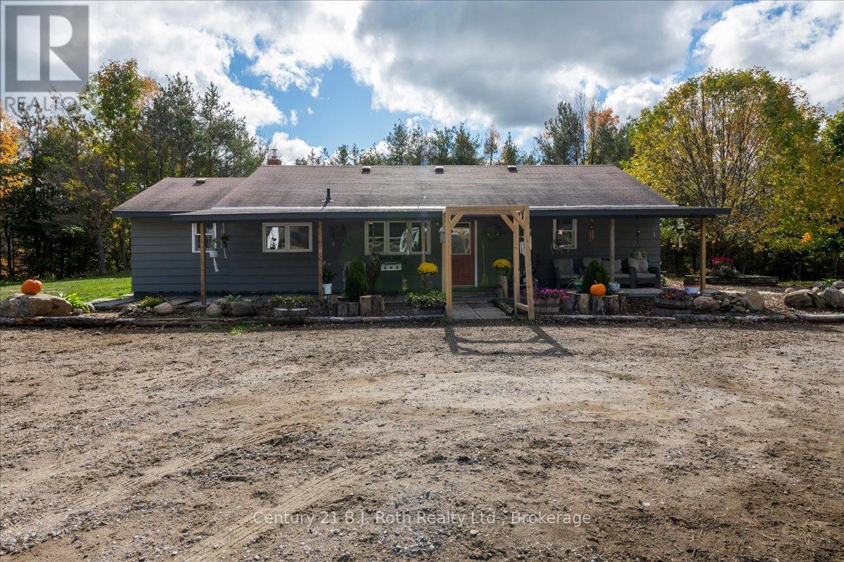 2286 Flos 10 Road, Springwater, Ontario  L0L 1P0 - Photo 3 - S12855224